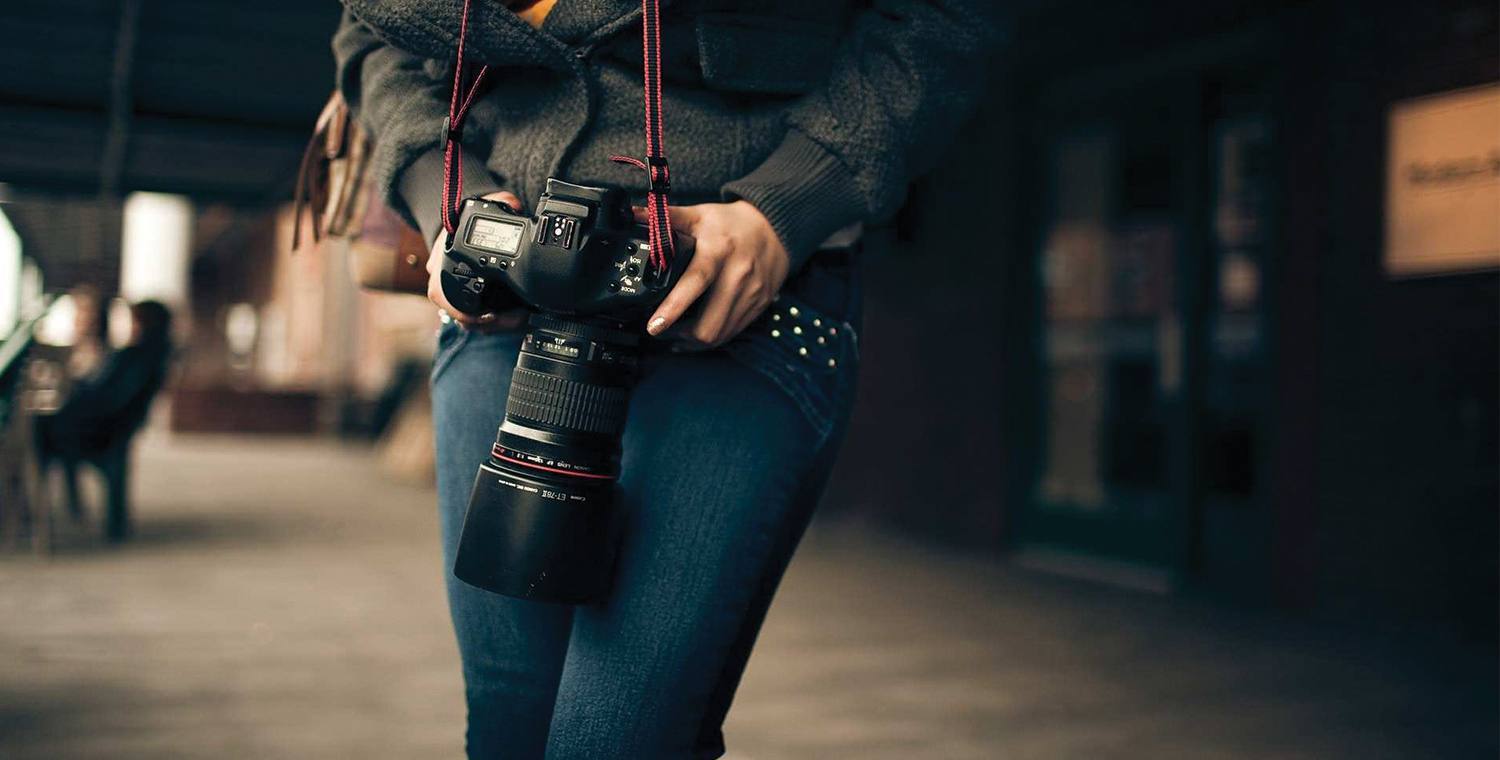How to Be a Freelance Photographer - Jobs, Pay Scale & More