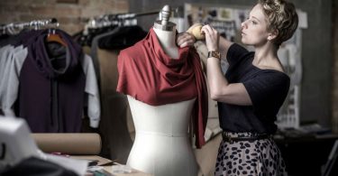 5 Tips for Becoming Successful Celebrity Fashion Stylist